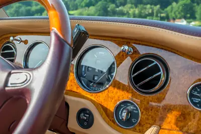Rolls-Royce Corniche Last of Line 2003 — Un des 45 exemplaires, cabriolet mythique — Miniatura 13