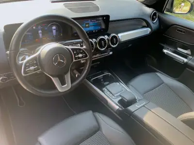 Mercedes-Benz GLB 200 4Matic — SUV polyvalent, traction intégrale et 106'000 km — cruscotto