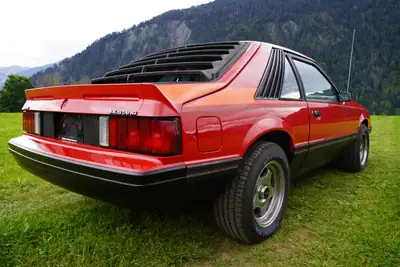 Ford Mustang Cobra 1980 — Légende américaine turbo, rouge éclatant, faible kilométrage — Miniatur 8