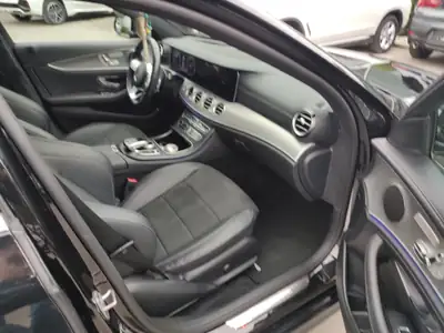 Mercedes-Benz E 450 AMG Line 4Matic — Berline premium avec 367 ch et transmission 9G-Tronic — Miniatur 8