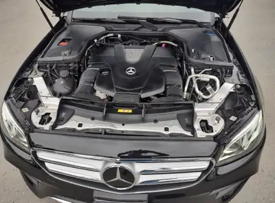 Mercedes-Benz E 450 AMG Line 4Matic — Berline premium avec 367 ch et transmission 9G-Tronic — Miniatur 10