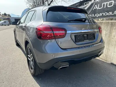 Mercedes-Benz GLA 200 Night Star — SUV compact premium, 47 000 km, garantie usine — vista posteriore