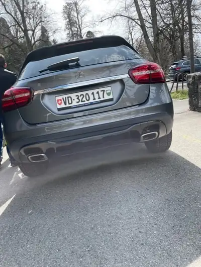 Mercedes-Benz GLA 200 Night Star — SUV compact premium, 47 000 km, garantie usine — interni