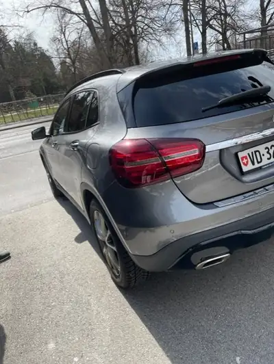 Mercedes-Benz GLA 200 Night Star — SUV compact premium, 47 000 km, garantie usine — cruscotto