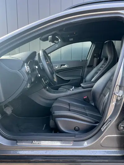 Mercedes-Benz GLA 200 Night Star — SUV compact premium, 47 000 km, garantie usine — Miniatura 11