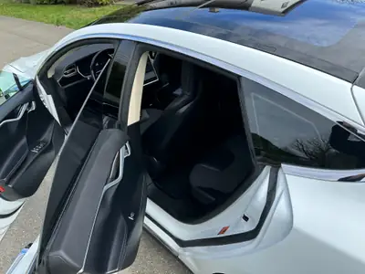 Tesla Model S 70 D — Berline électrique premium 525 ch, Supercharge Lifetime inclus — Miniatura 8