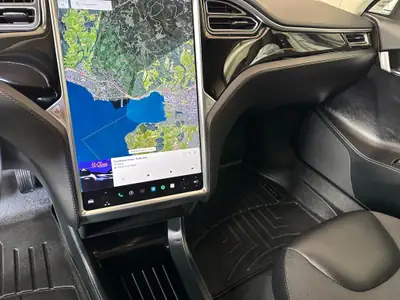 Tesla Model S 70 D — Berline électrique premium 525 ch, Supercharge Lifetime inclus — Miniatura 17