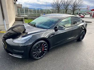 Tesla Model 3 Performance Dual Motor AWD — Électrique haute performance, 42 000 km — fianco