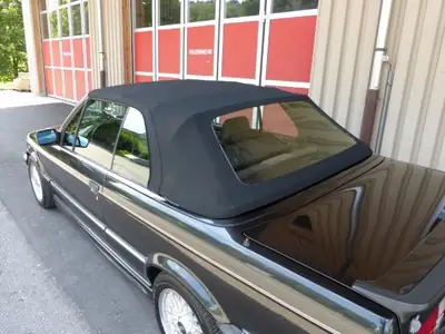 BMW 325i Cabriolet 1987 — Classique élégant, moteur 170 ch, toit ouvert — dettaglio