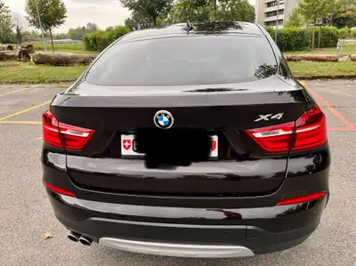 BMW X4 xDrive 35i xLine — SUV coupé dynamique, 306 ch et transmission automatique — detail