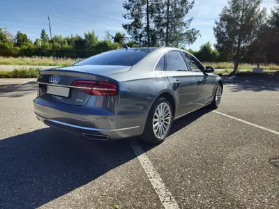 Audi A8 3.0 TDI Quattro — Berline premium diesel, entretien récent — arrière