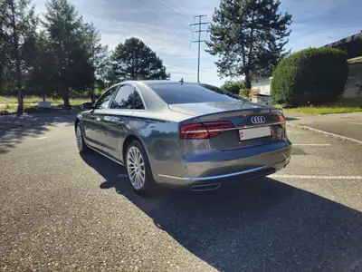 Audi A8 3.0 TDI Quattro — Berline premium diesel, entretien récent — intérieur