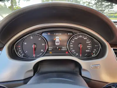 Audi A8 3.0 TDI Quattro — Berline premium diesel, entretien récent — Miniature 9