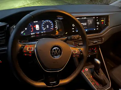 VW Polo 1.0 TSI Highline — Citadine agile, très basse consommation, 15'600 km seulement — Miniatura 7