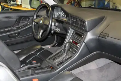 BMW 850i A 1990 — Coupé grand tourisme vintage, 300 ch et patine d'époque — dettaglio
