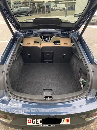 Polestar 2 Long Range Dual 78 kWh — Berline électrique haute performance, 30 000 km — interni