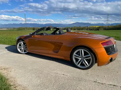 Audi R8 Spyder V10 5.2 FSI — Cabriolet sportif légendaire, 32000 km seulement — côté