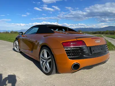 Audi R8 Spyder V10 5.2 FSI — Cabriolet sportif légendaire, 32000 km seulement — Miniature 7