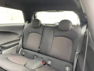 MINI One 2016 — Citadine agile et économique, seulement 30'500 km — Miniatura 8