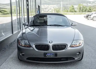 BMW Z4 2.5i Roadster — Cabriolet sportif de prestige, boîte manuelle authentique — rear view