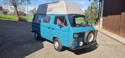VW T3 Bus — Légende des années 1980, fraîchement restauré et prêt pour l'aventure — vista posteriore