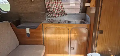 VW T3 Bus — Légende des années 1980, fraîchement restauré et prêt pour l'aventure — cruscotto