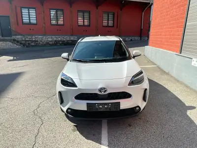 Toyota Yaris Cross 1.5 Comfort e-CVT — SUV compact hybride, quasi neuf — Innenraum
