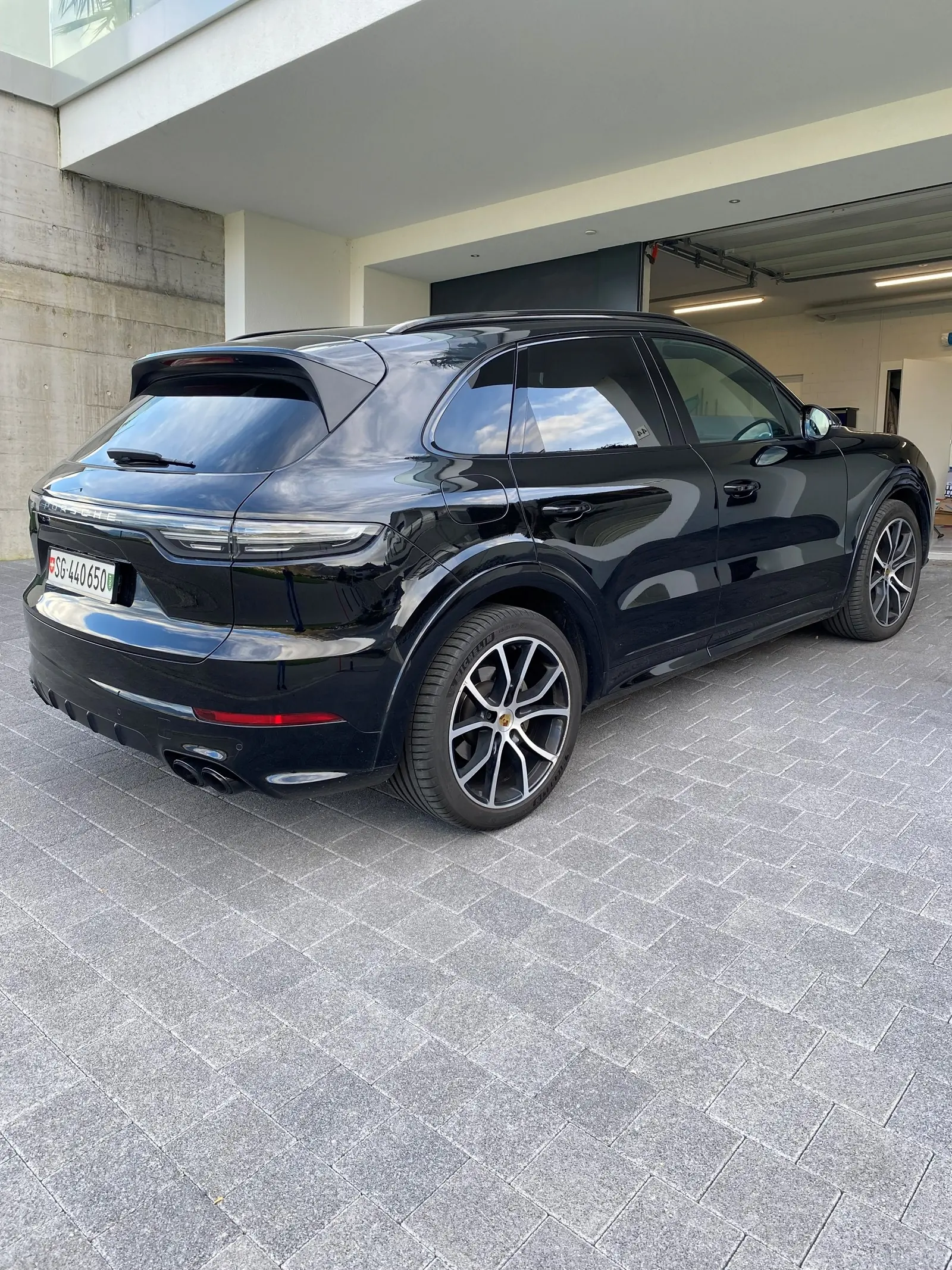 Porsche Cayenne S 2018 — SUV premium 440 ch, très bien entretenu, sans sinistre — vista esterna