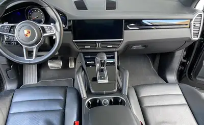 Porsche Cayenne S 2018 — SUV premium 440 ch, très bien entretenu, sans sinistre — interni