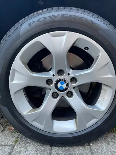 BMW X1 sDrive 18d Steptronic — SUV compact diesel automatique, blanc immaculé — Miniature 9