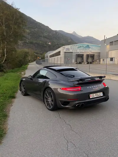 Porsche 911 Turbo PDK — Coupé haute performance, état quasi neuf avec 56'650 km — tableau de bord