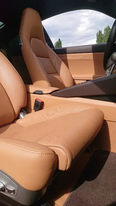 Porsche 911 Turbo PDK — Coupé haute performance, état quasi neuf avec 56'650 km — Miniature 9