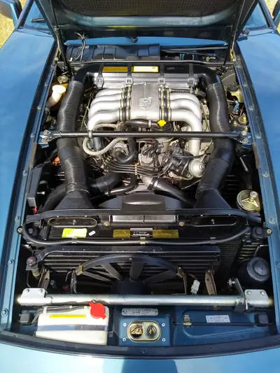 Porsche 928 S 1980 — Chef-d'œuvre GT allemand, 310 ch de légende — détail