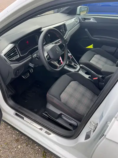 VW Polo 2.0 TSI GTI DSG — Sportive compacte 207 ch, quasi neuve à 1 km — vista posteriore