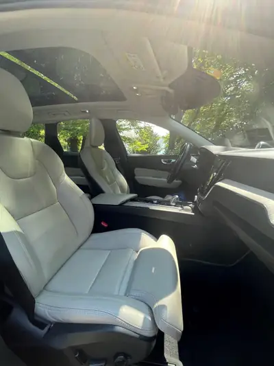 Volvo XC60 T8 eAWD Inscription — Hybride rechargeable haute performance, 142'000 km — Heckansicht