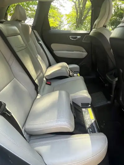 Volvo XC60 T8 eAWD Inscription — Hybride rechargeable haute performance, 142'000 km — Innenraum