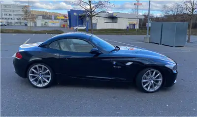 BMW Z4 sDrive35i — Cabriolet sportif 306 ch, transmission DKG, entretien impeccable — Seitenansicht