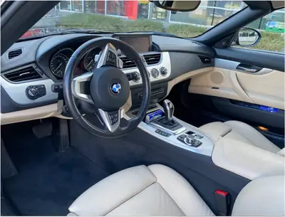 BMW Z4 sDrive35i — Cabriolet sportif 306 ch, transmission DKG, entretien impeccable — Heckansicht