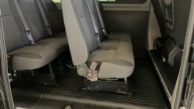 Renault Master Limousine Spezial — Minibus 9 places diesel, kilométrage modéré — vista posteriore
