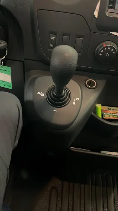 Renault Master Limousine Spezial — Minibus 9 places diesel, kilométrage modéré — dettaglio