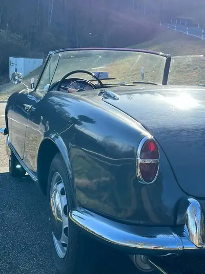 Alfa Romeo Giulietta Spider 1959 — Cabriolet mythique, état d'origine exceptionnel — Miniatur 12