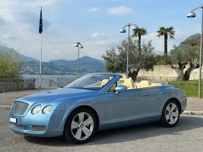 Bentley Continental GTC 6.0 — Cabriolet de prestige, moteur 560 ch, seulement 25 800 km — vista esterna
