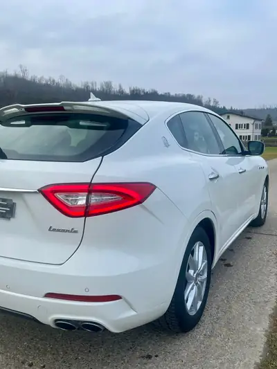 Maserati Levante D 3.0 V6 — SUV de prestige diesel, première main, entretien complet — detail