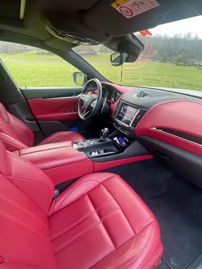 Maserati Levante D 3.0 V6 — SUV de prestige diesel, première main, entretien complet — Thumbnail 8