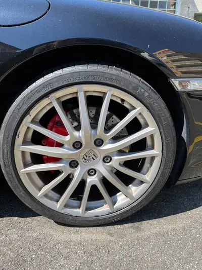 Porsche 911 Carrera 4S 2007 — Coupé sportif légendaire, 385 cv et transmission manuelle — intérieur