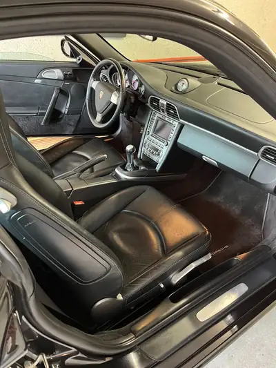 Porsche 911 Carrera 4S 2007 — Coupé sportif légendaire, 385 cv et transmission manuelle — Miniature 14