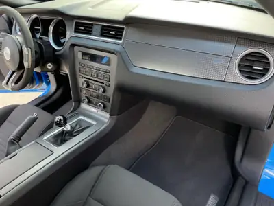 Ford Mustang Boss 302 — Muscle car légendaire, 450 ch et 50 000 km — detail