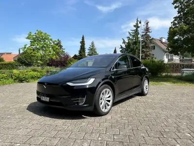 Tesla Model X Maximale-Reichweite — SUV électrique 7 places, autonomie exceptionnelle — vue extérieure