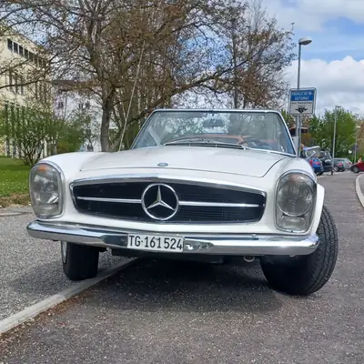 Mercedes-Benz SL 250 (W113) 1967 — Roadster légendaire, 84'000 km, teinte blanche immaculée — vista esterna