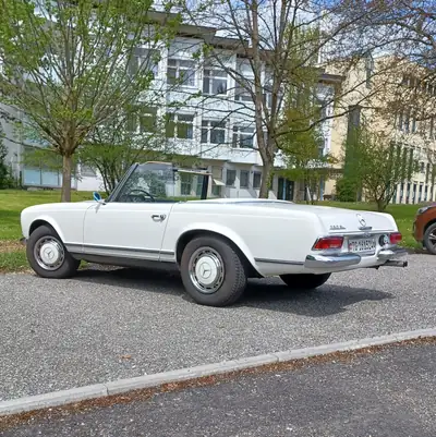 Mercedes-Benz SL 250 (W113) 1967 — Roadster légendaire, 84'000 km, teinte blanche immaculée — fianco
